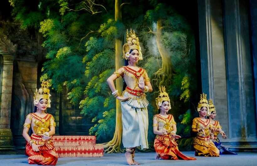 Siem Reap: Apsara Dance Show with Buffet Dinner & Tuk-Tuk... - Why the tuk-tuk pickup matters