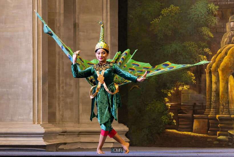 Siem Reap: Apsara Show Including Dinner & Hotel Pickup - How authentic is this cultural evening?