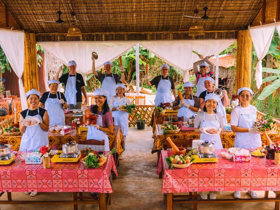 Siem Reap: Authentic Eco Village Walk and Cooking Class Tour - Walking past rice paddies and village gardens