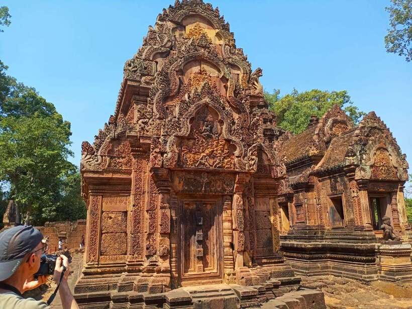Siem Reap: Banteay Srei, Beng Mealea, and Rolous Group Tour - Beng Mealea, a temple built for atmosphere