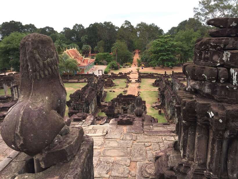 Siem Reap: Banteay Srei, Beng Mealea, and Rolous Group Tour - Rolous, where Angkor begins to take shape