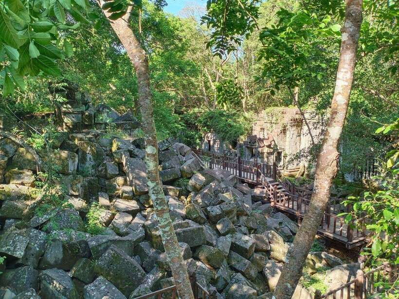 Siem Reap: Banteay Srei, Beng Mealea, and Rolous Group Tour - Should you book this $169 private tour?