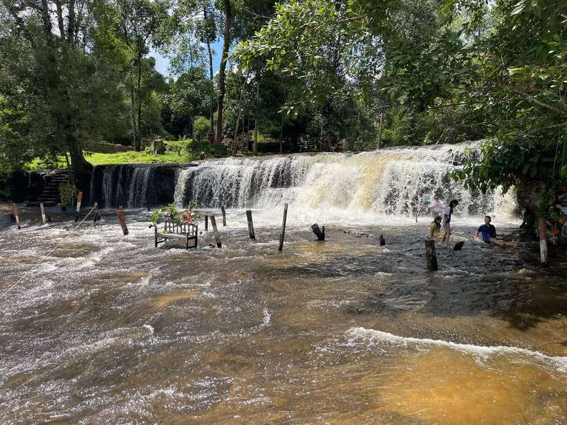 Siem Reap: Beng Mealea, Banteay Srei & Kulen Waterfall Trip - Banteay Srei and its fine pink sandstone
