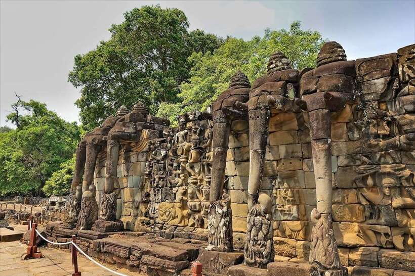Siem Reap: Bike the Angkor Temples - Full-Day 30km Tour - Is this suitable for families and less experienced riders?
