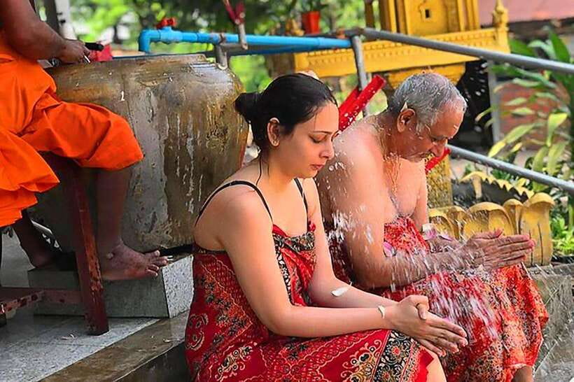 Siem Reap Cambodian Buddhist Water Blessing and Local Market - Choosing between the two water blessings