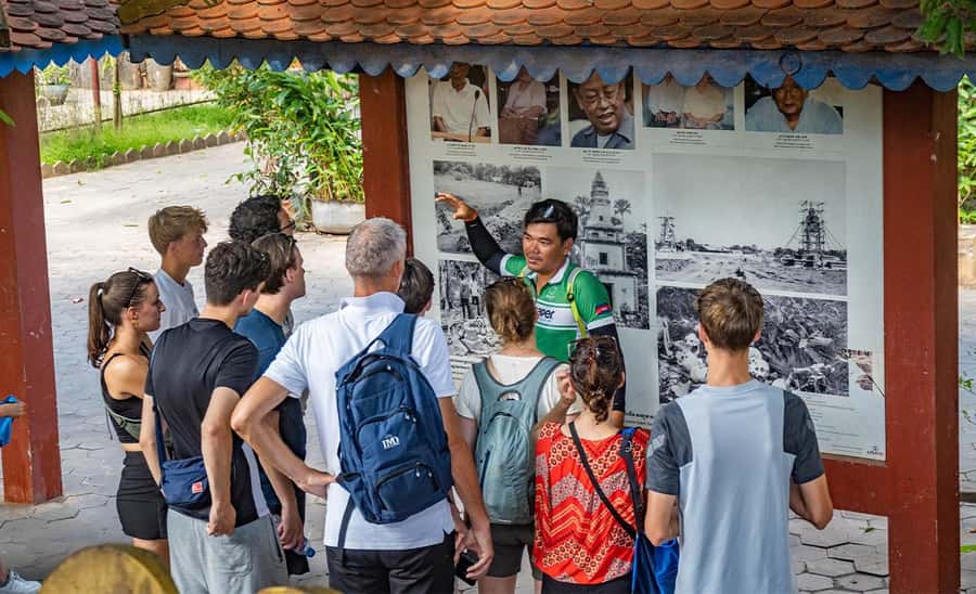Siem Reap City Haft Day Bike Tour - Remembering Cambodia at Wat Thmey