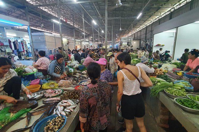 Siem Reap City Hidden Gems (Private Guided Tour) - Psar Chas, where the city gets practical