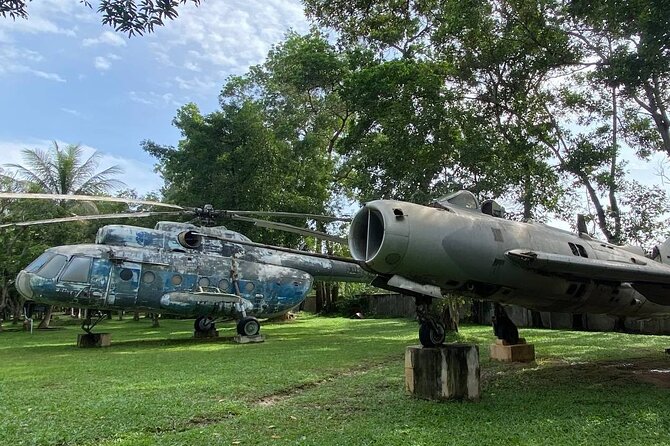 Siem Reap City Tour with War Museum and Killing Field - Psah Chas Old Market: an hour and a half among local goods