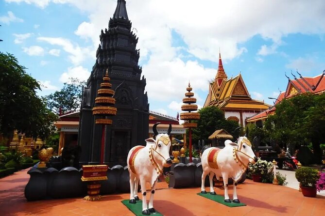 Siem Reap City Walking Tour - Wat Preah Prom Rath and the reclining Buddha