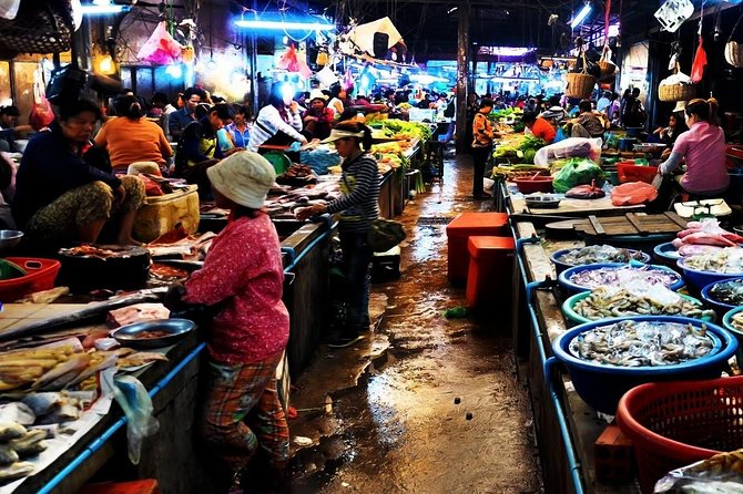 Siem Reap City Walking Tour - Made in Cambodia Market and local shopping