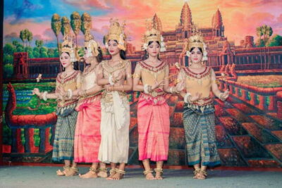 Dinner and Traditional Show with Hotel Transfer