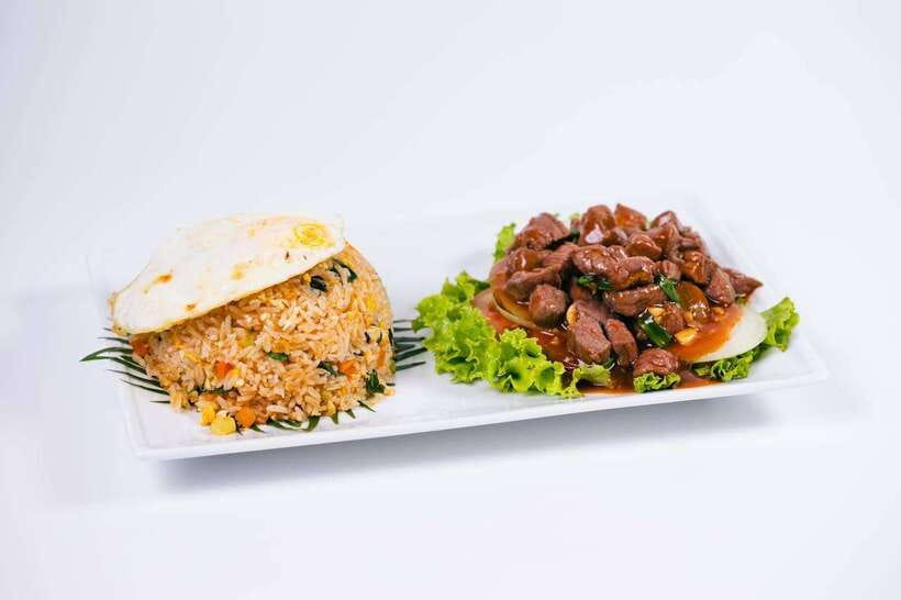 Siem Reap: Dinner and Traditional Show with Hotel Transfer - The buffet gives you plenty to try