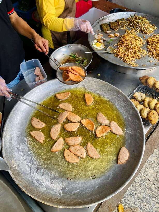 Siem Reap: Evening food Tour Guided and Unique Tour - Key Points At A Glance