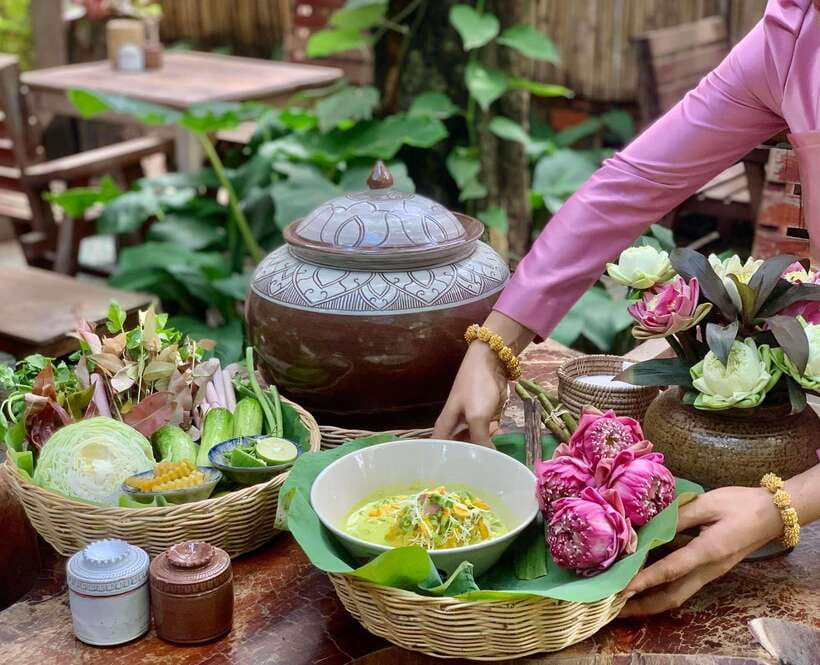 Siem Reap: Evening food Tour Guided and Unique Tour - 5:00 pm: Pickup And The First Taste Of Lort Cha
