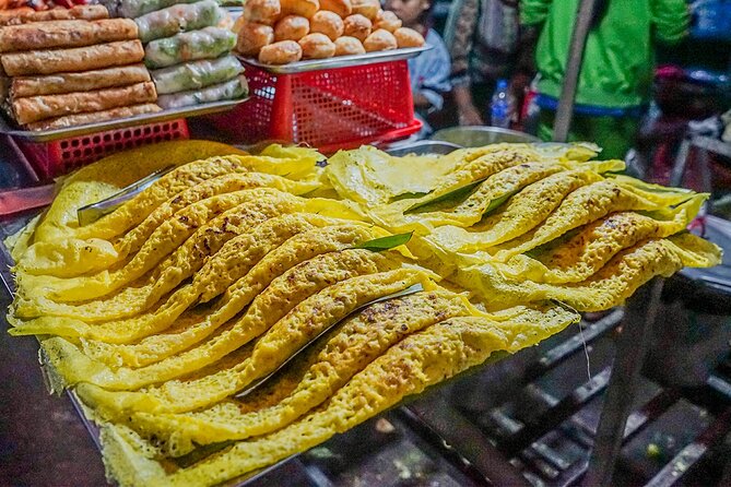Siem Reap Evening Food Tour - Inclusive 5 stops Local Tastings - 8:30 pm: Drinks at Long’s Bar