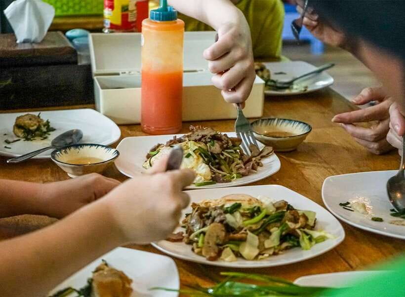 Siem Reap: Evening Food Tour with 10 Local Tastings - Phum Nom Banh Chok and Cambodia’s noodle tradition