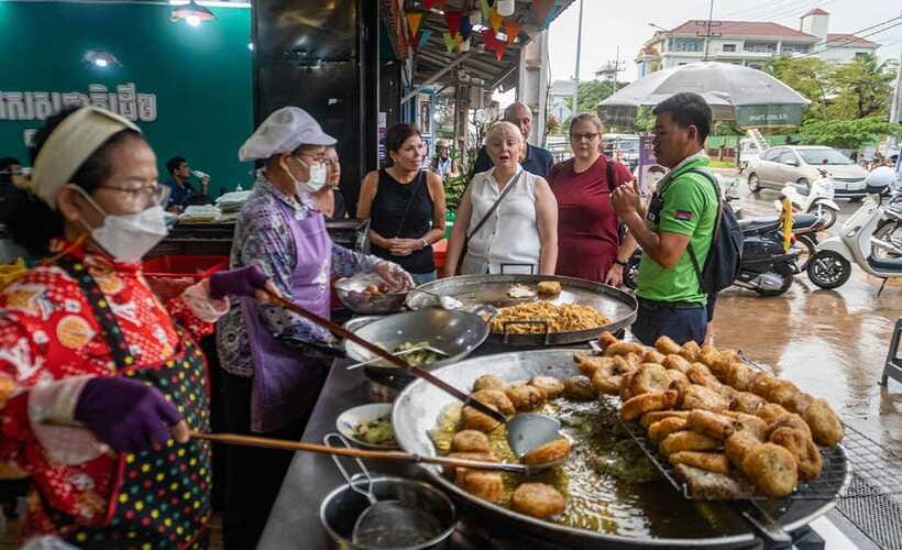 Siem Reap: Evening Foodie Vespa Tour / Tuk Tuk Available - Practical details before you book