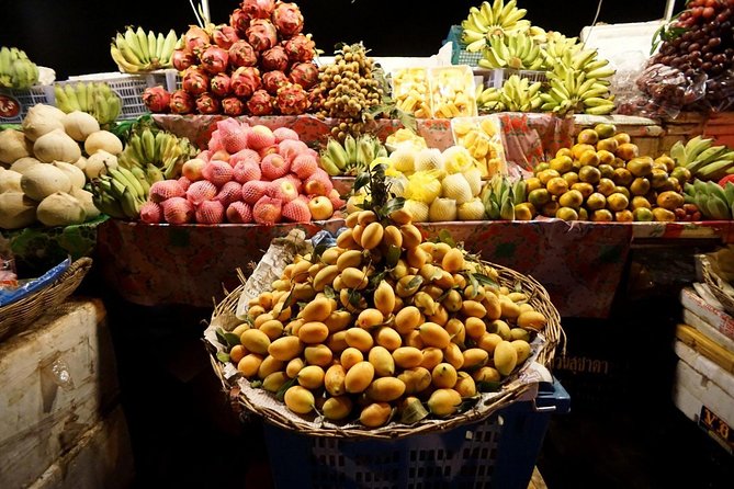 Siem Reap Evening Street foods Tours by Tuk Tuk - Stop two: an early evening picnic area