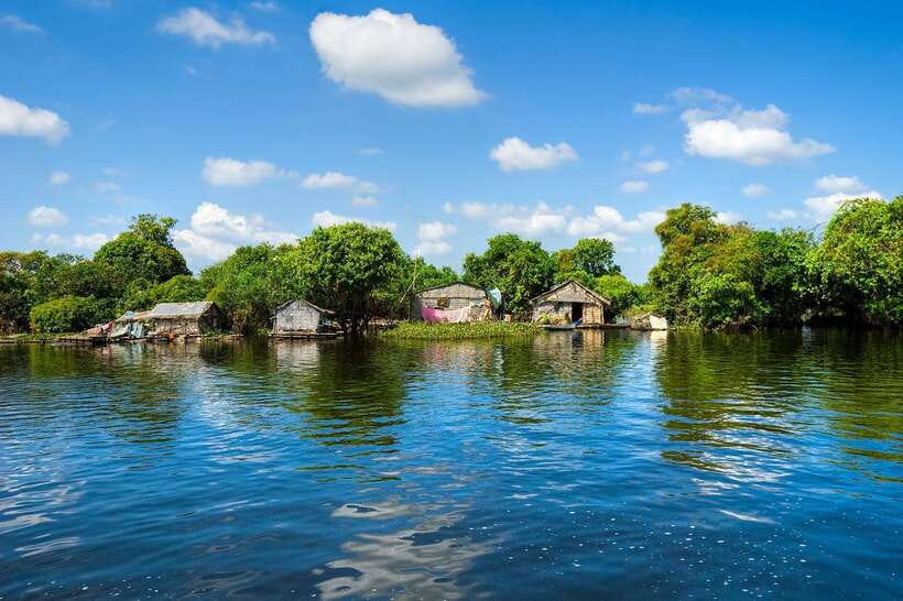 Siem Reap: Floating Village Half-Day Tour - Lunch aboard the old Queen Tara