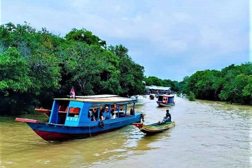 Siem Reap Floating Village Tour, Kompong Phluk Tour - The pagoda and the primary school