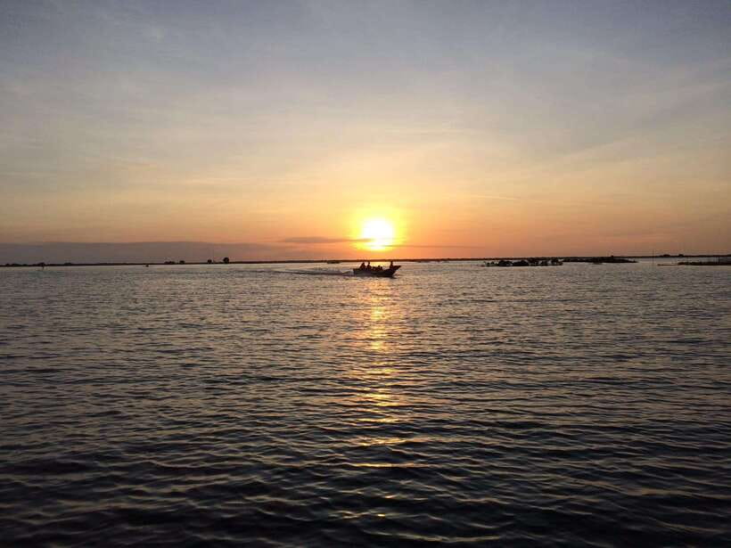 Siem Reap Floating Village Tour, Kompong Phluk Tour - Seeing Kampong Phluk from the water