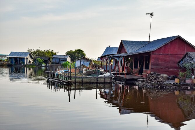 Siem Reap Floating Village Tour with Khmer Meal & Beer - Reaching Kampong Phluk Floating Village