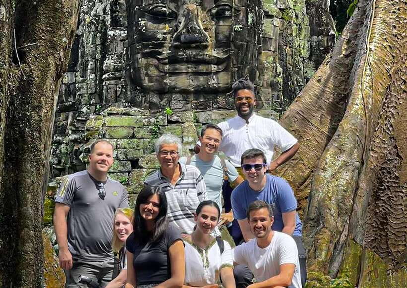 Siem Reap: Full-Day Angkor Wat Guided Tour with Sunset - Angkor Thom and the approach to Bayon