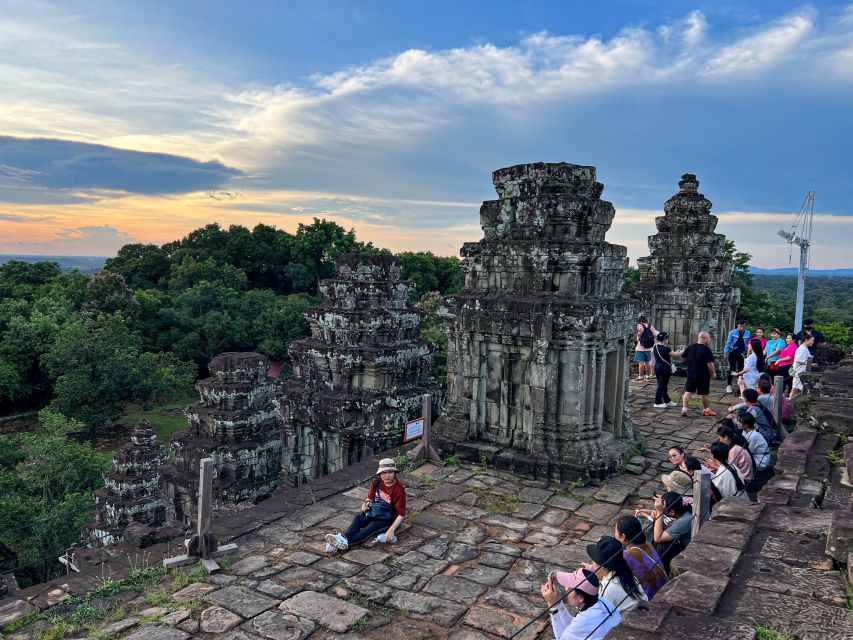 Siem Reap: Full Day Angkor Wat Temple Experience with Sunset - Two hours inside Angkor Wat