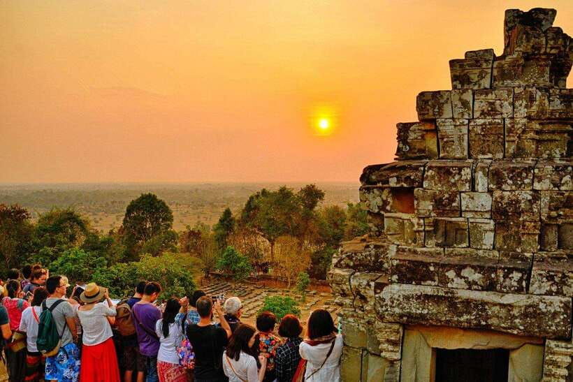 Siem Reap: Full Day Angkor Wat Temple Tour with Sunset - Angkor Wat, the day’s essential first chapter