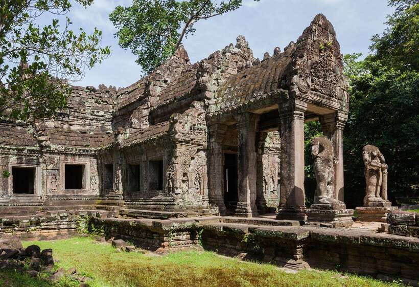 Siem Reap: Grand Circle Temples Tour With Private Tuk-Tuk - Preah Khan, the largest first stop