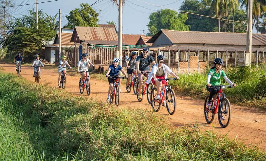 Siem Reap: Guided Countryside Bike Tour - The local market and regional snacks