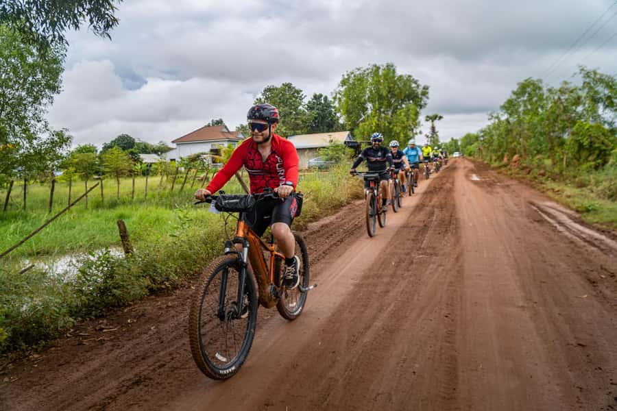 Siem Reap: Guided Countryside Bike Tour - Heat, timing, and the practical side