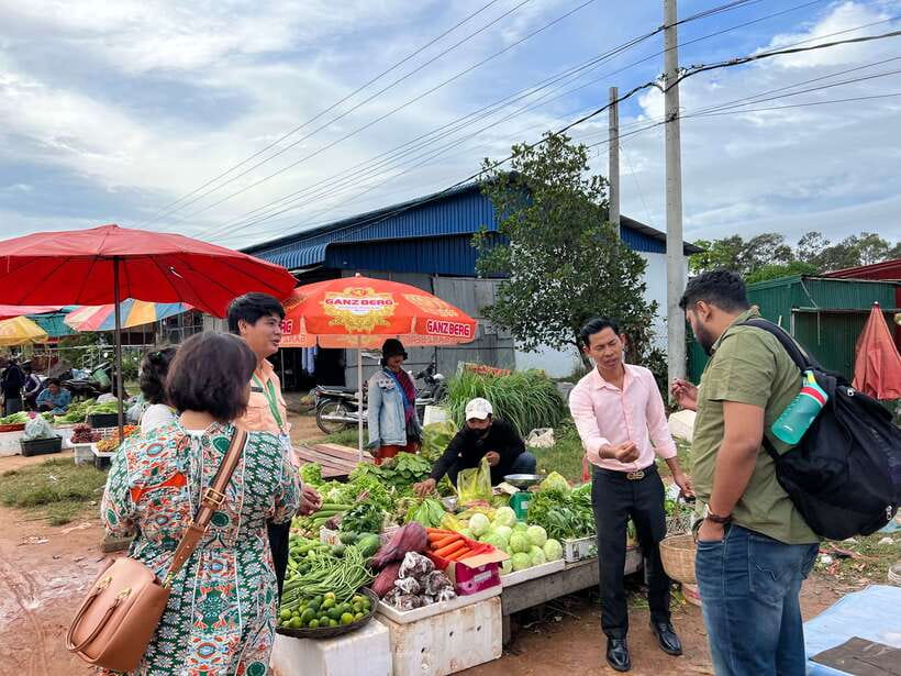 Siem Reap: Guided Day Trip to Local Village & Cooking Class - Who should book this cooking experience