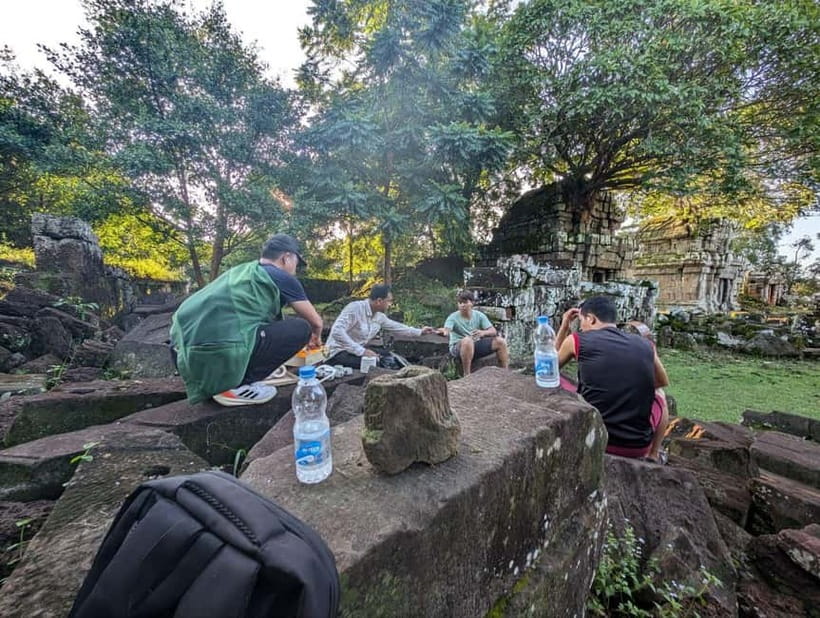 Siem Reap: Hidden Jungle Temples & Picnic Small Group Tour - Who should book this temple day