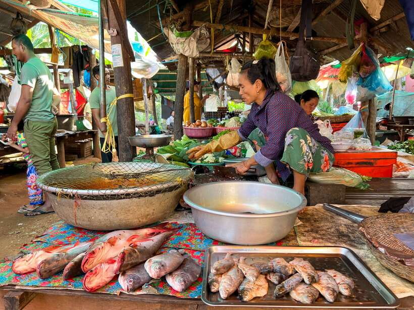 Siem Reap: Kampong Phluk and Tonle Sap Sunset Boat Cruise - Who will get the most from this outing