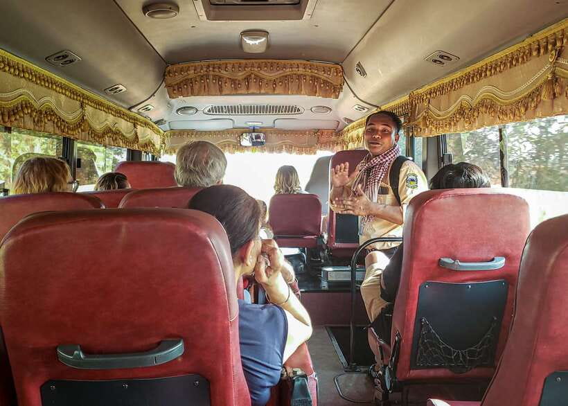 Siem Reap: Kampong Phluk Floating Village Tour with Boat - The colorful Hindu and Buddhist religious site