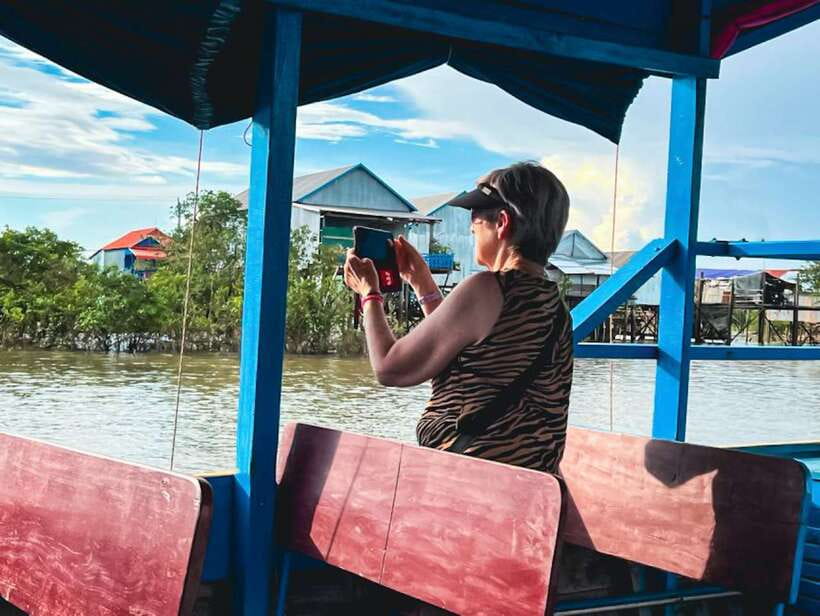Siem Reap: Kampong Phluk Floating Village Tour with Boat - Reading Kampong Phluk’s tall wooden homes