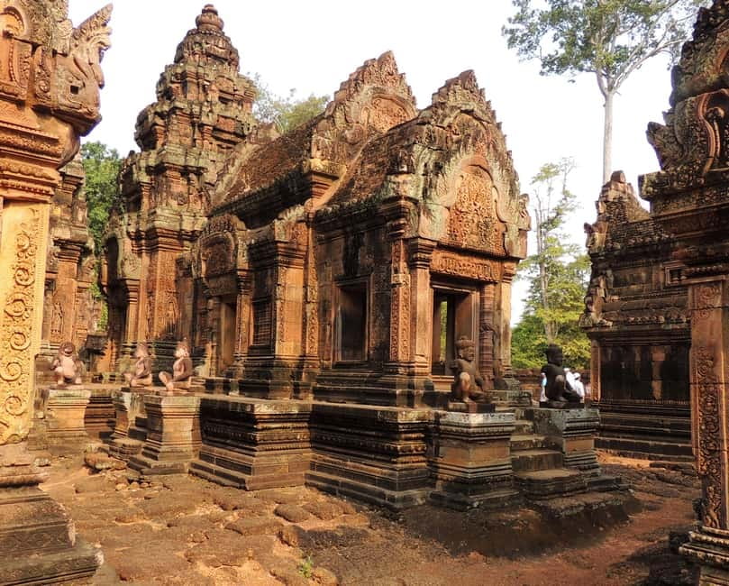Siem Reap: Kbal Spean and Banteay Srei Temple Tour - Banteay Samre, a quieter final temple