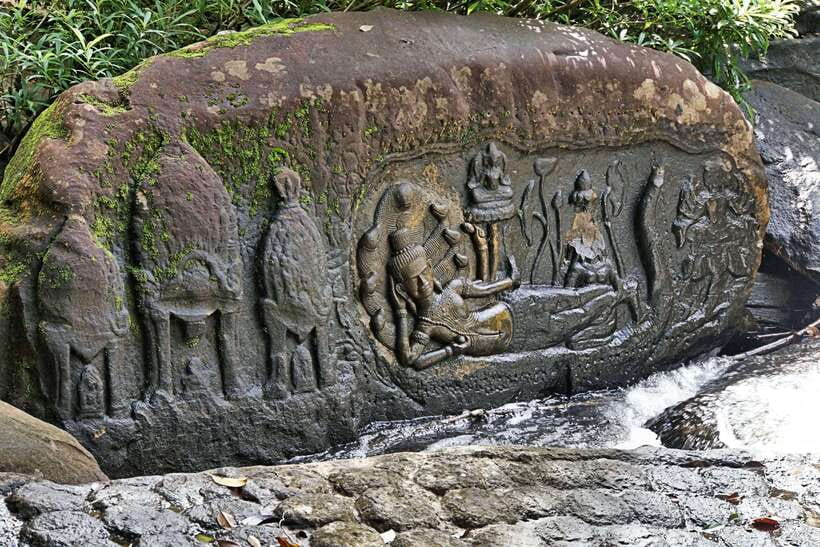 Siem Reap: Kbal Spean and Banteay Srei Temple Tour - Kbal Spean and the uphill walk to the river