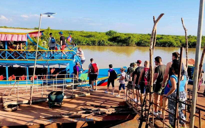 Siem Reap: Kompong Phluk Floating Village Half-Day Tour - The ride from Siem Reap to Ro Lus Market