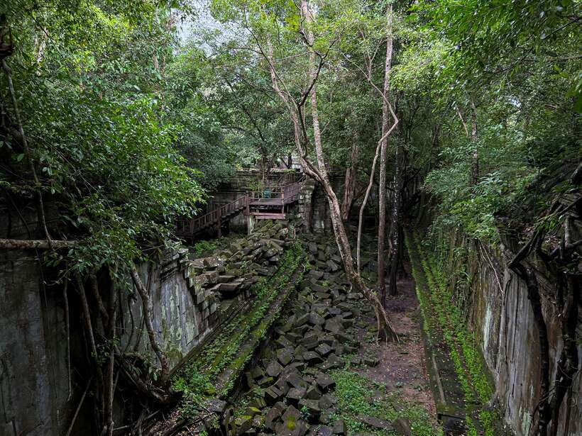 Siem Reap: Kulen Mountain, Beng Mealea and Tonle Sap Tour - Kampong Phluk and the changing face of a floating village