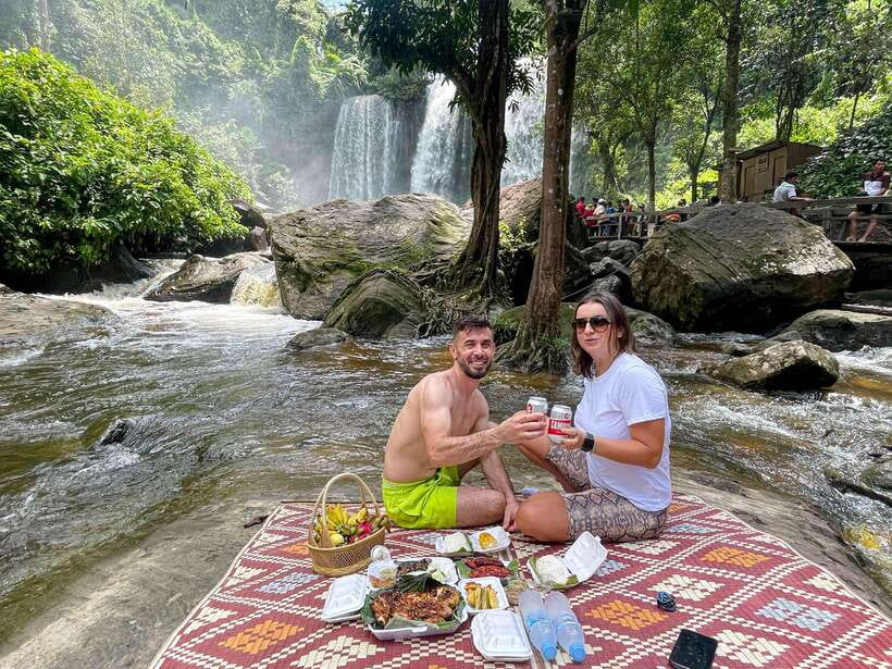 Siem Reap: Kulen Mountain Small Group Tour with Picnic Lunch - Poeng Ta Kho’s cliff views