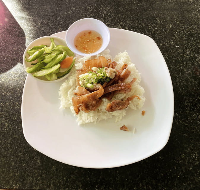 Siem Reap: Local Breakfast Tour - Beef stew, cassava bread, and coffee in a backyard setting