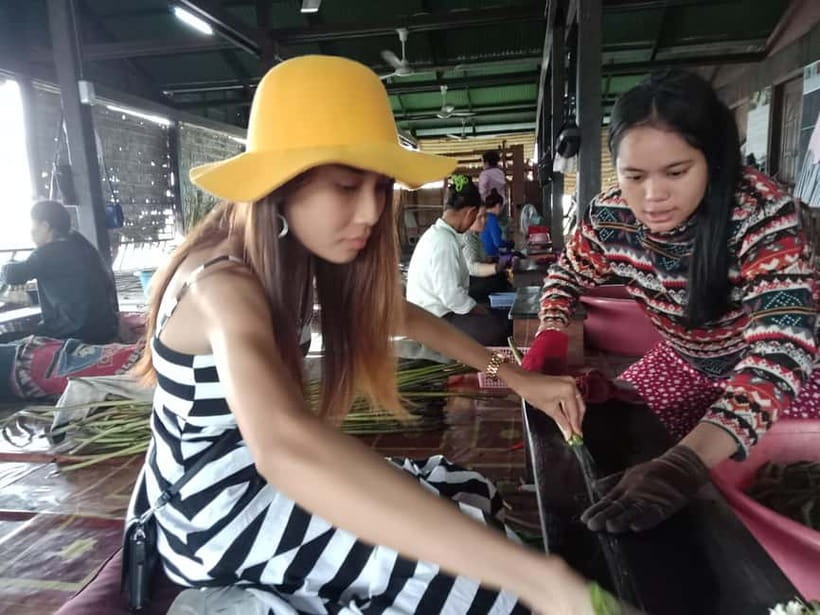 Siem Reap: Lotus Silk Farm- Tour, Lake & Masterclass - Six workshops, six different ways to use the lotus