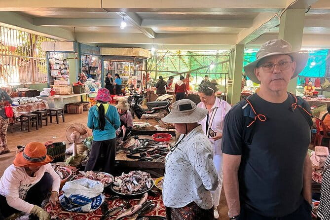 Siem Reap: Morning Bike Tours with Local Market & Lunch - Southern Siem Reap market: the tour’s best opening