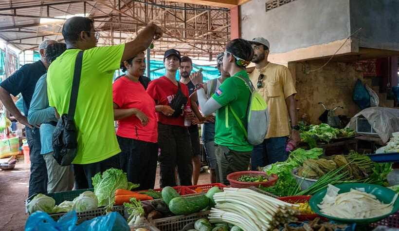 Siem Reap: Morning Cooking Class & Market Tour - Choosing two main dishes and a dessert