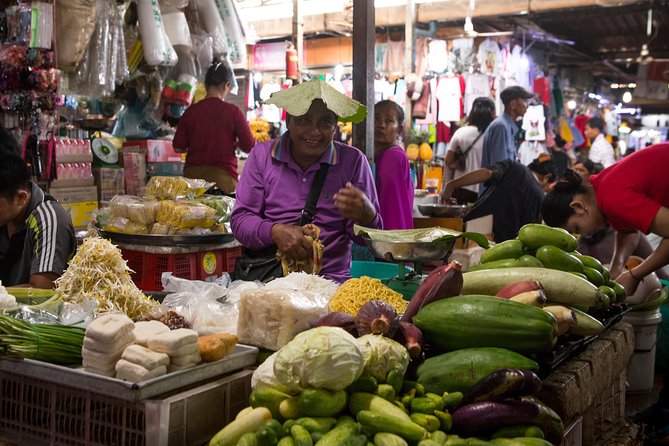 Siem Reap Morning Culinary & Culture Tour - (Vego also available) - Walking through Siem Reap and a local pagoda