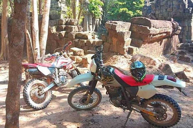 Siem Reap One Day Dirt Bike MotorbikeTour - Starting at 8:00 with the Honda XR250