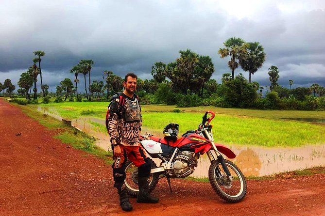 Siem Reap One Day Dirt Bike MotorbikeTour - Banteay Samre and a quieter temple stop
