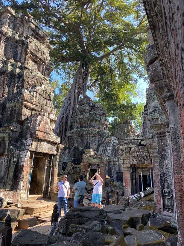 Siem Reap: Personalized Angkor Wat Sunrise/Set by TukTuk/Car - The café break and the shape of the morning
